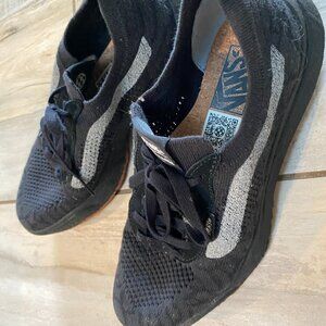 Worn Twice- Vans Ultrarange Super Comfy Shoes size 7.5 Men/9.0 Women